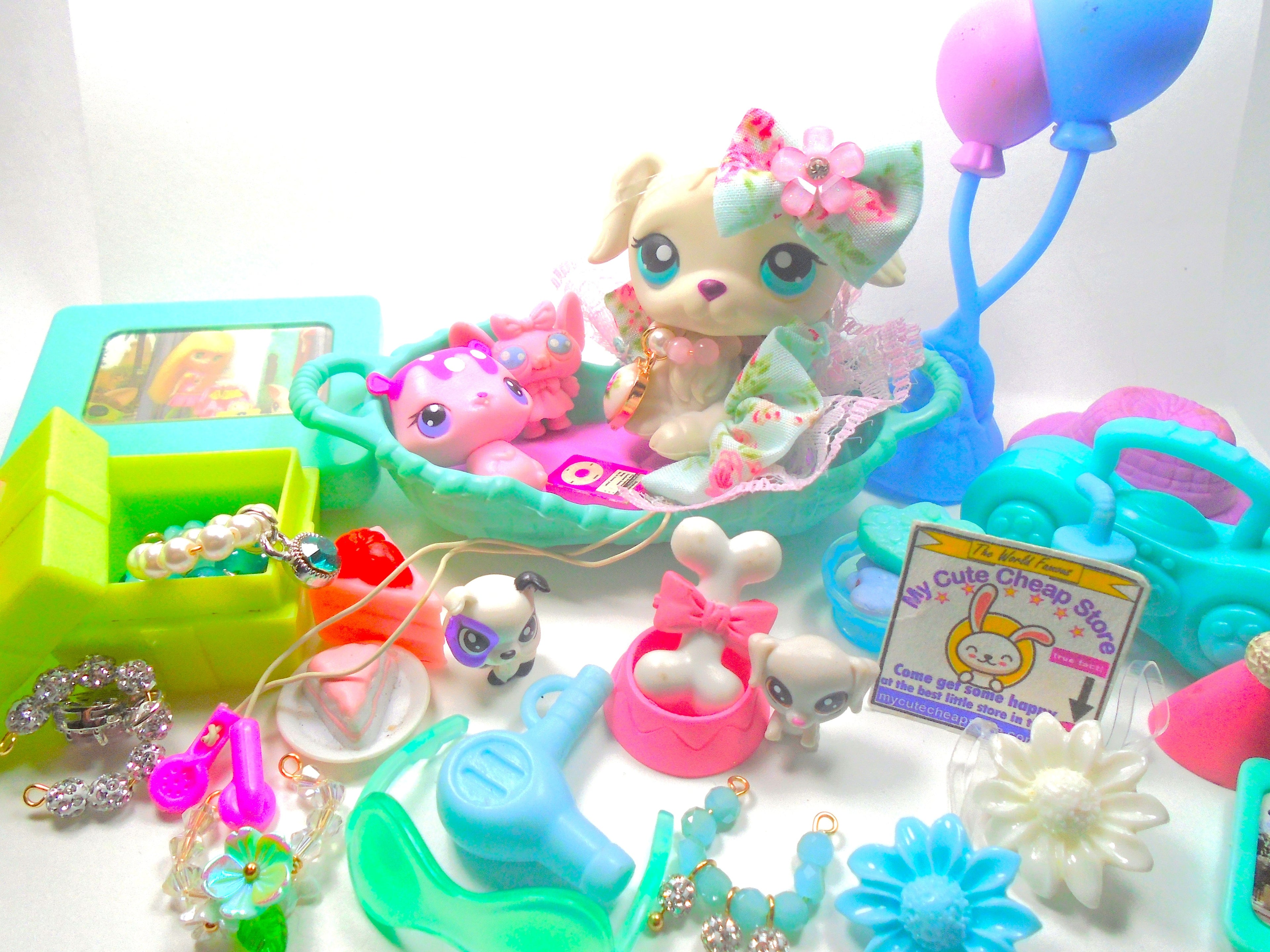 Littlest Pet Shop German Shepard #689 with accessories